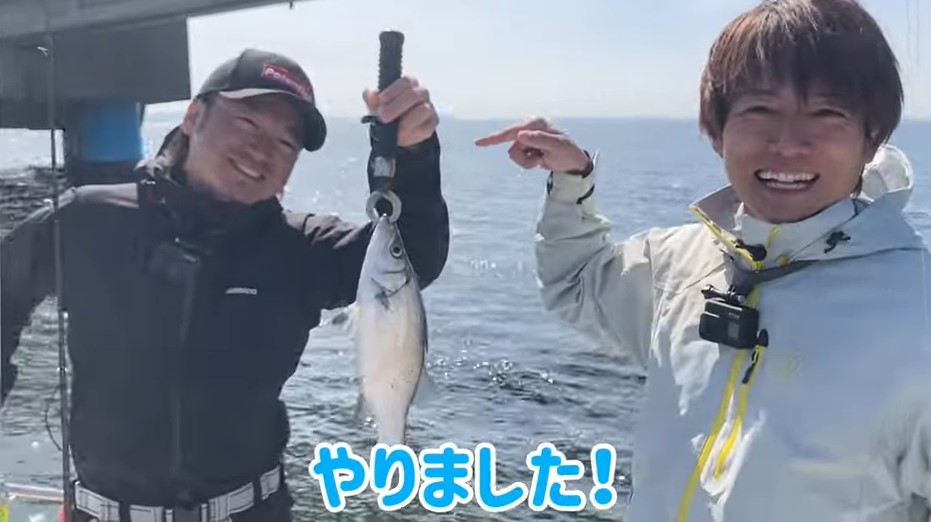 杉浦太陽、仁科克基と東京湾で釣り対決 苦戦の末に「釣り楽しいな！」